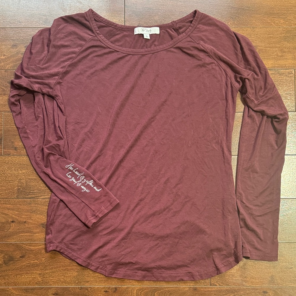 Elegant Long Sleeve Burgundy Top